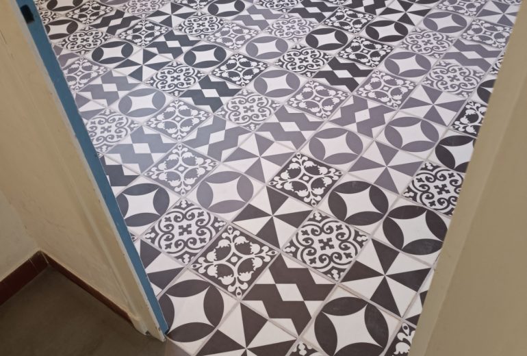 Pose dalles pvc sur sous-couche plombante adhésive Gerflor Parqueteur Solier moquettiste