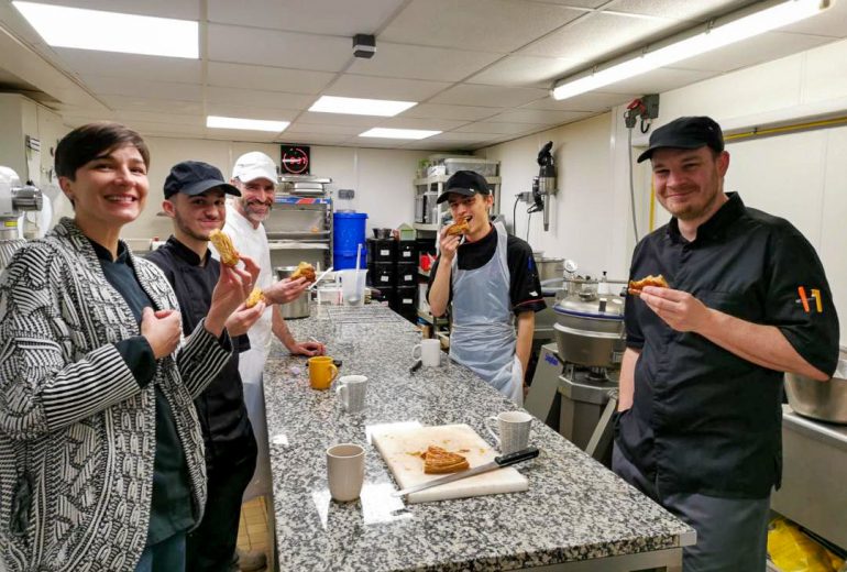 Galette en équipe ! Biscuitier Chocolatier Pâtissier
