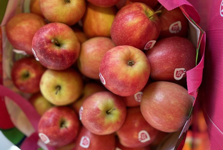 Les ladies du Verger de St-Do vous souhaitent une belle Saint-Valentin ! ❤️ Epicier Primeur