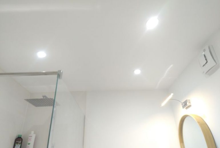 Concept salle de bain clé en main à Nantes Carreleur Faïencier Plombier