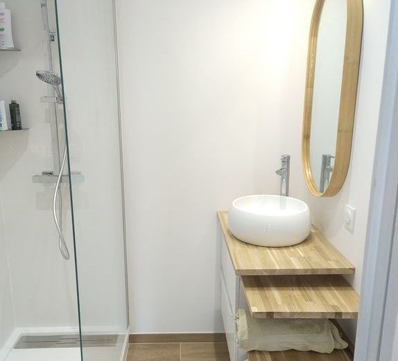 Concept salle de bain clé en main à Nantes Carreleur Faïencier Plombier