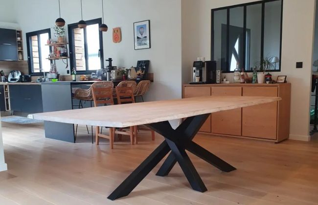 Table à manger en chêne massif Agenceur Ebéniste Fabricant de mobilier Menuisier