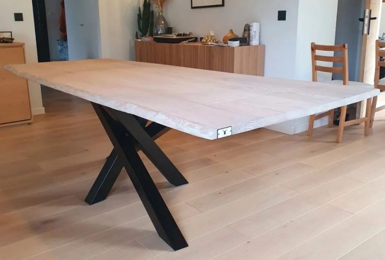 Table à manger en chêne massif Agenceur Ebéniste Fabricant de mobilier Menuisier