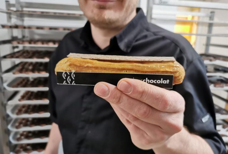 Nouvel éclair au café en boutique ! Biscuitier Chocolatier Pâtissier