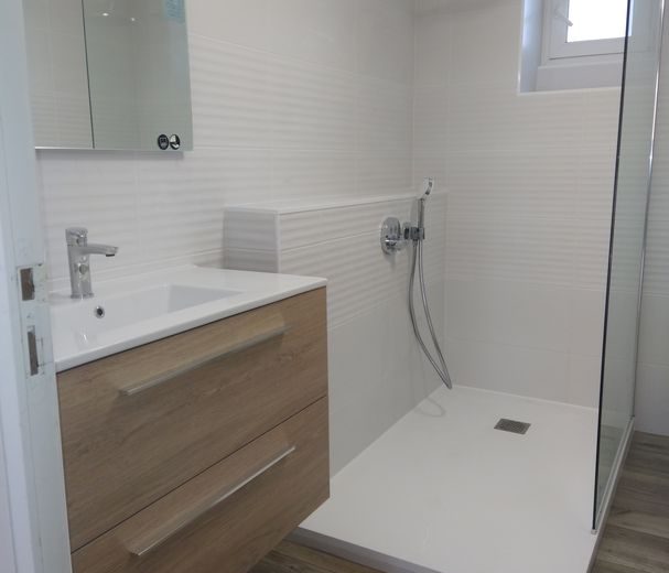 Concept salle de bain sur Saint Gildas des Bois Carreleur Faïencier Plombier