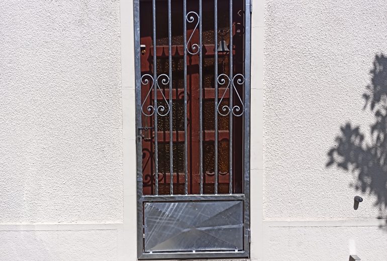 Porte de protection Métallier Serrurier