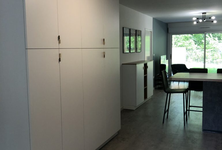 Aménagement d'une colocation Agenceur Concepteur de dressings et rangements Cuisiniste Poseur de cuisine