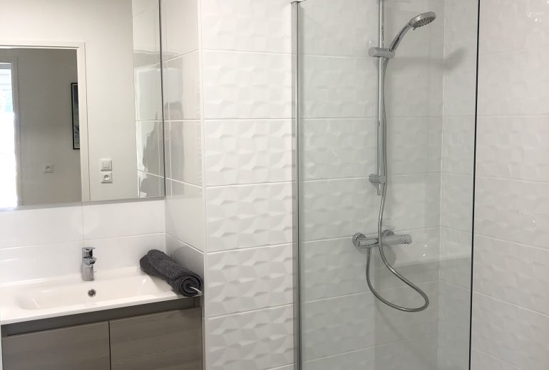 Aménagement d'une colocation Agenceur Concepteur de dressings et rangements Cuisiniste Poseur de cuisine