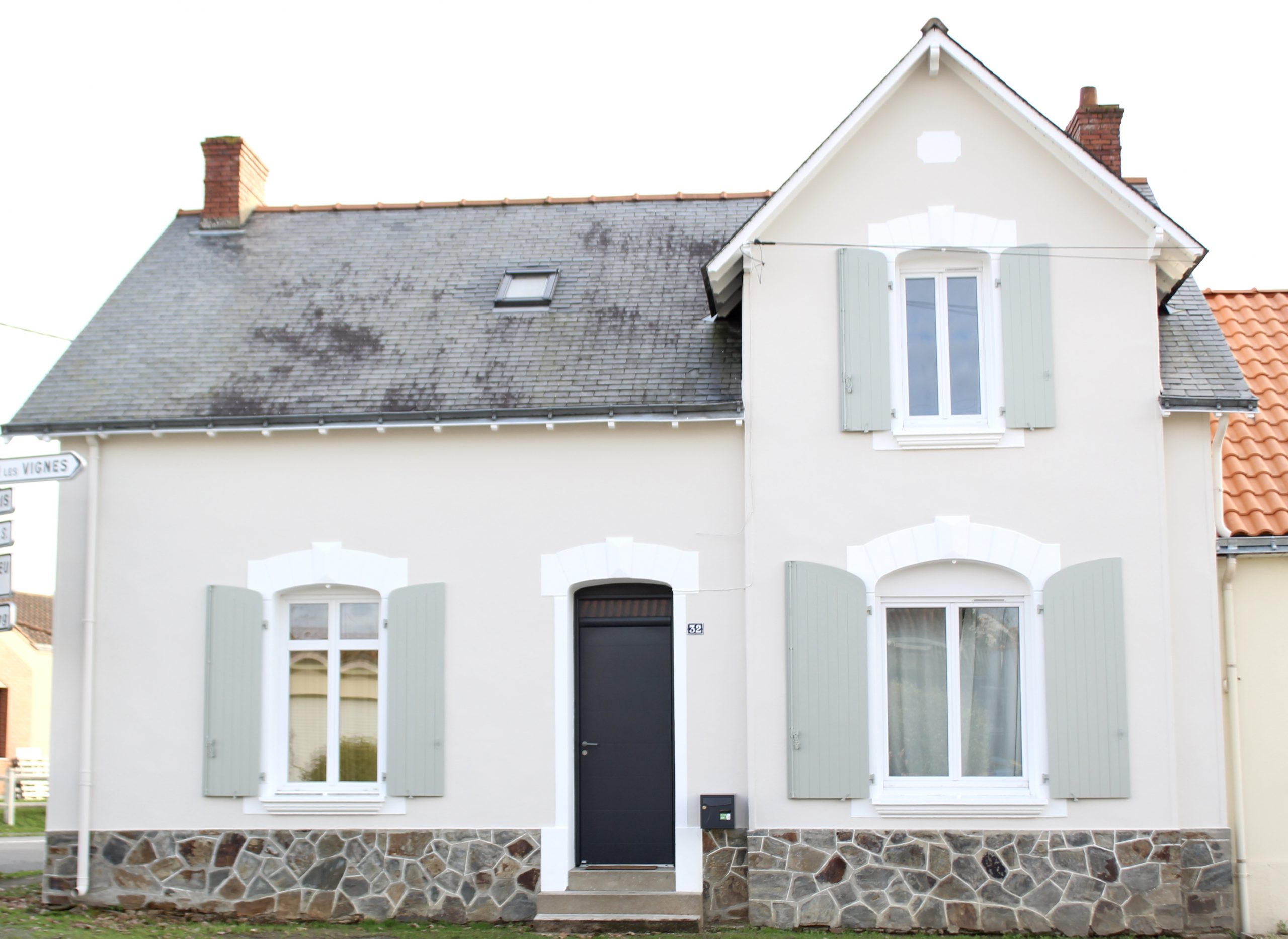 Quelles sont les différences entre un crépi et un enduit de façade pour  sublimer vos maisons ? - La Maison Des Travaux