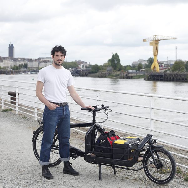 Serrurier d'à côté à Nantes à vélo