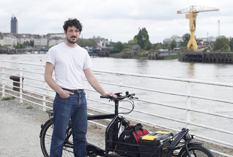 Serrurier d'à côté à Nantes à vélo