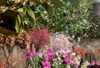 Bourgeon Fleuriste Baptême et naissance Bouquet de deuil Compositions florales Décorateur floral Événement Fleuriste Fleurs séchées Mariage Plantes