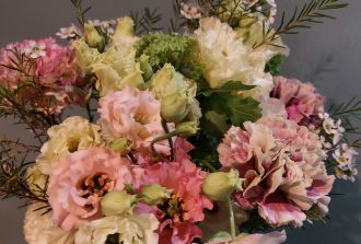 Bourgeon Fleuriste Baptême et naissance Bouquet de deuil Compositions florales Décorateur floral Événement Fleuriste Fleurs séchées Mariage Plantes