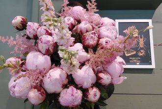 Bourgeon Fleuriste Baptême et naissance Bouquet de deuil Compositions florales Décorateur floral Événement Fleuriste Fleurs séchées Mariage Plantes