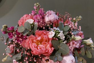 Bourgeon Fleuriste Baptême et naissance Bouquet de deuil Compositions florales Décorateur floral Événement Fleuriste Fleurs séchées Mariage Plantes