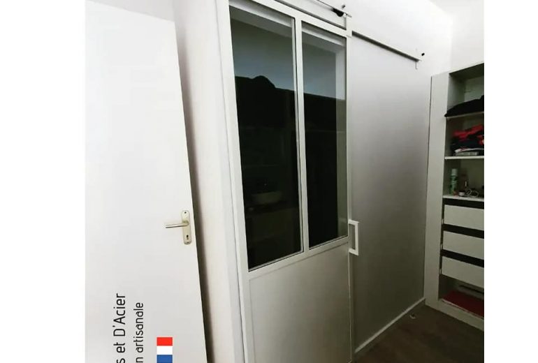 Porte verrière coulissante Agenceur Ebéniste Fabricant de mobilier Menuisier