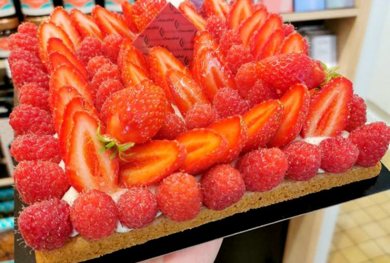 Les fraises et framboises locales sont arrivées ! Biscuitier Chocolatier Pâtissier