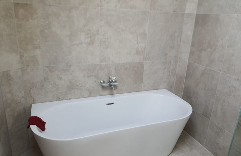 Concept salle de bain Haut de Gamme Carreleur Faïencier Plombier