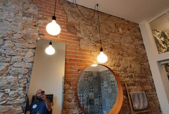 Elecàvélo Électricien Installation de câblage électrique Installation de détecteur de fumée Installation de lumières LED d’intérieur Installation de tableau électrique Pose de chauffage électrique Pose de compteur électrique Pose de disjoncteur différentiel Rénovation Electricien Réparation de sonnette Ventilation