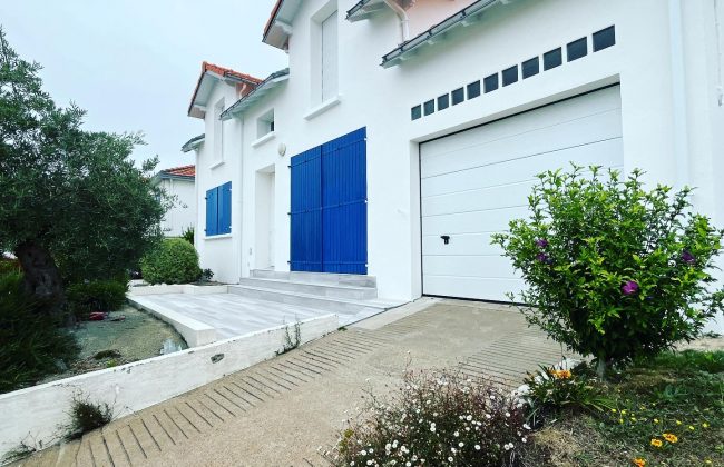 Couleurs de Jade Applicateur Béton Ciré Façades Papier peint Parqueteur Peintre Peintre d'extérieur Peintre d'intérieur Peinture à effet Peinture métallisée Pose Sableur Solier moquettiste