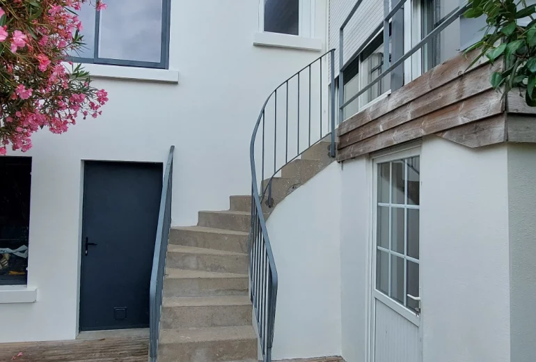 Rénovation  façade à indre Peintre Peintre d'extérieur Peintre d'intérieur