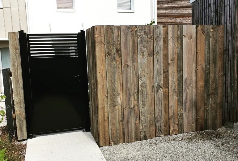 Portillon et bardage sur mesure Agenceur Ebéniste Fabricant de mobilier Menuisier Métallier