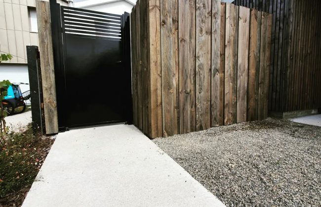 Portillon et bardage sur mesure Agenceur Ebéniste Fabricant de mobilier Menuisier Métallier