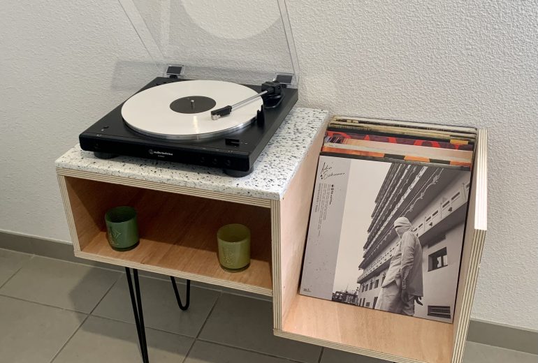 Meuble pour platine Vinyle 📀 Fabricant de mobilier Menuisier