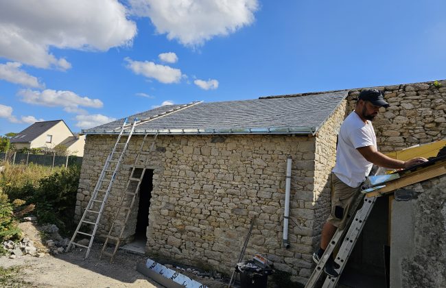 RHF - Rénovation de l'Habitat Français Charpentier Couvreur Poseur de gouttière Rénovation de charpente Traitement Zingueur