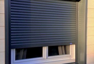 Sarl Bournigal Expert Fenêtre Évacuation des anciennes fenêtres Fenêtres Fenêtres sur-mesure Fenêtrier Installateur de pergola et store Installateur de portails et portes de garage Menuisier Portails Portes Pose Pose de fenêtres Réparateur de portails et portes de garage Réparateur de volets Storiste Volets