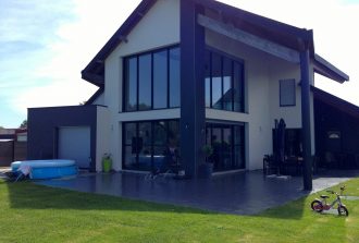 Sarl Bournigal Expert Fenêtre Évacuation des anciennes fenêtres Fenêtres Fenêtres sur-mesure Fenêtrier Installateur de pergola et store Installateur de portails et portes de garage Menuisier Portails Portes Pose Pose de fenêtres Réparateur de portails et portes de garage Réparateur de volets Storiste Volets