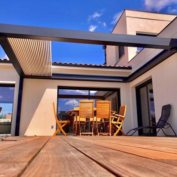 Mr Oak Agenceur Combles Création Ebéniste Escaliers Espace professionnel Fabricant de mobilier Fabrication Menuisier Mobilier Rangement Salons et expositions