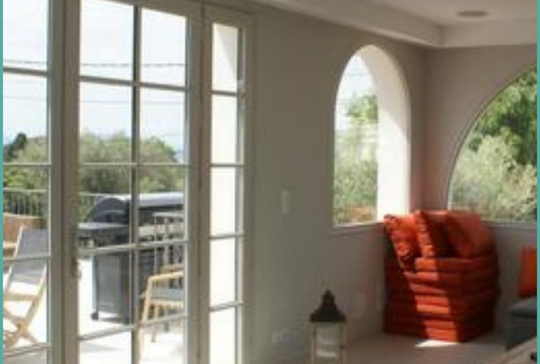 Vous souhaitez installer de nouvelles fenêtres ? Fenêtrier Installateur de pergola et store Installateur de portails et portes de garage Menuisier