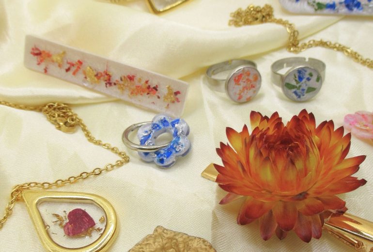 IDEES CADEAUX : Le bijou mystère Créateur d'accessoires Créateur de bijoux créateur de bougies