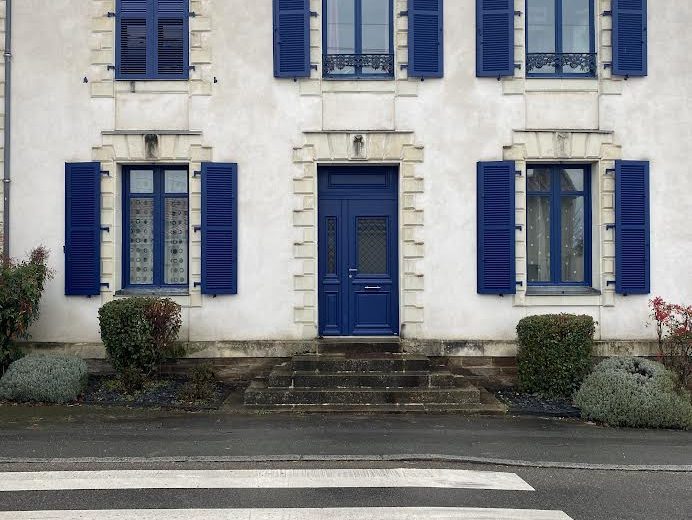 🏡✨ Élégance et Performance 🏡✨ : Nouvel ensemble de menuiseries d’une maison à pont-Saint-Martin Fenêtrier Installateur de pergola et store Installateur de portails et portes de garage Menuisier