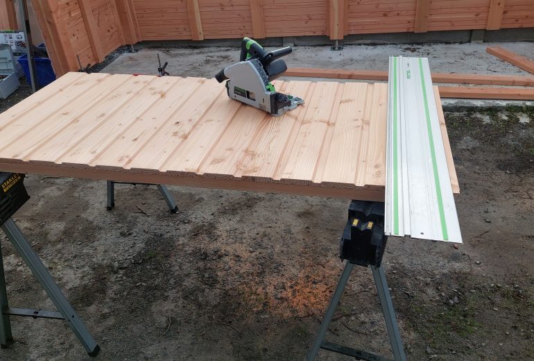 Conception et fabrication d'un abri en bois sur-mesure Agenceur Concepteur de dressings et rangements Ebéniste Fabricant de mobilier Menuisier