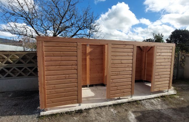 Conception et fabrication d'un abri en bois sur-mesure Agenceur Concepteur de dressings et rangements Ebéniste Fabricant de mobilier Menuisier