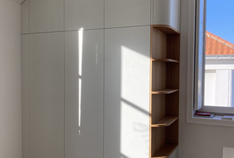 Que du sur-mesure Agenceur Concepteur de dressings et rangements Ebéniste Fabricant de mobilier Menuisier