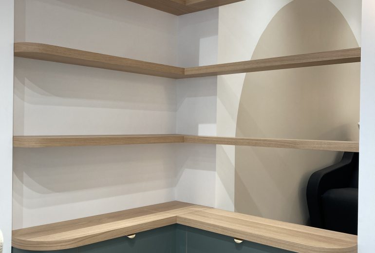 Que du sur-mesure Agenceur Concepteur de dressings et rangements Ebéniste Fabricant de mobilier Menuisier