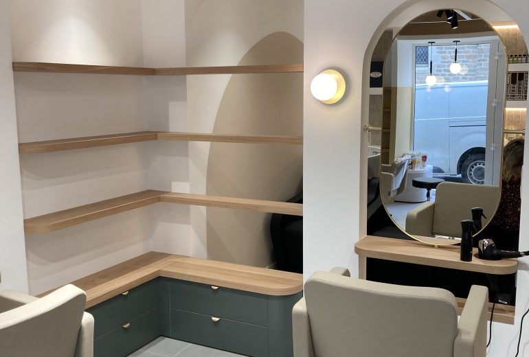 Que du sur-mesure Agenceur Concepteur de dressings et rangements Ebéniste Fabricant de mobilier Menuisier