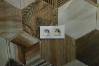 pose prises électriques à Nantes