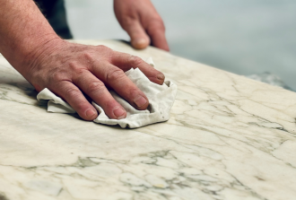 Plan de travail en marbre à Saint-Nazaire, La Baule, Pornic, Vannes, Plérin et Carnac