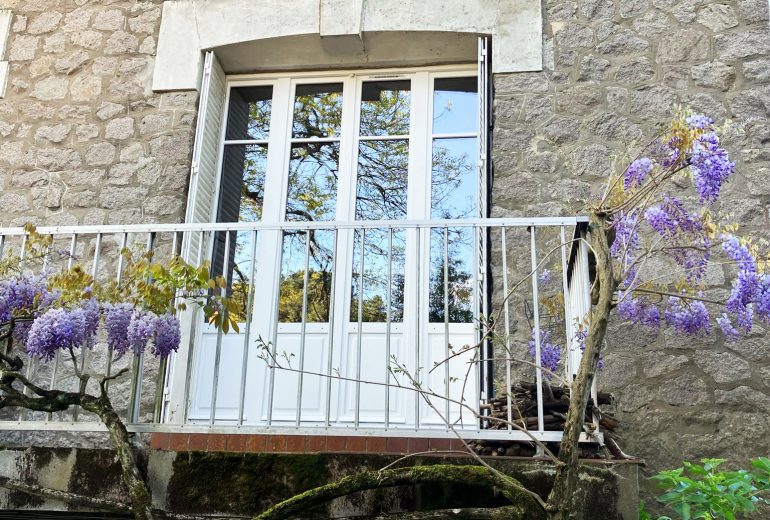 Préserver le cachet unique de sa maison tout en bénéficiant d'un confort moderne Fenêtrier Jointeur Menuisier Plaquiste