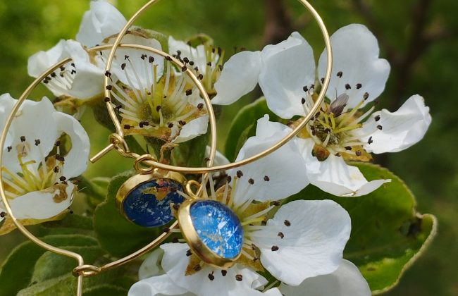 Un bijou pour la fete des mères ! Créateur de bijoux Décorateur de meubles Fabricant de luminaires