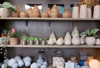 Bourgeon Fleuriste Baptême et naissance Bouquet de deuil Compositions florales Décorateur floral Événement Fleuriste Fleurs séchées Mariage Plantes