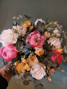 bouquet pivoines bourgeon fleuriste