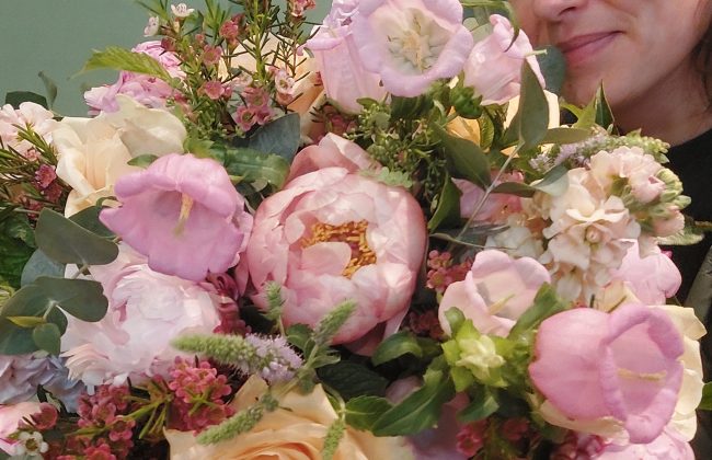 Bourgeon Fleuriste Baptême et naissance Bouquet de deuil Compositions florales Décorateur floral Événement Fleuriste Fleurs séchées Mariage Plantes