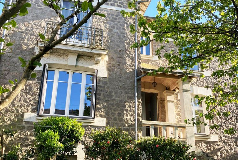 Préserver le cachet unique de sa maison tout en bénéficiant d'un confort moderne Fenêtrier Jointeur Menuisier Plaquiste