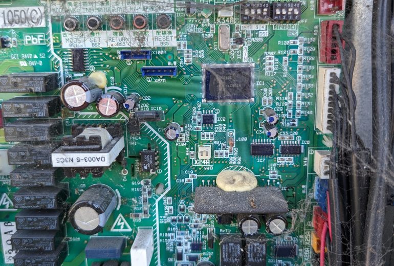 Entretien d'une climatisation VRV Chauffagiste Climaticien Plombier