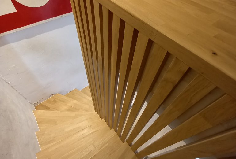 Habillage d'un escalier Agenceur Concepteur de dressings et rangements Cuisiniste Ebéniste Fabricant de mobilier Menuisier Parqueteur